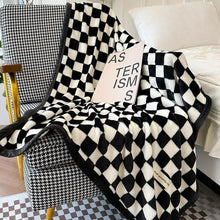 Load image into Gallery viewer, Houndstooth Fleece Throw Blanket