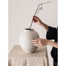 Load image into Gallery viewer, مزهرية ريفية من كلايبورن