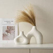 Load image into Gallery viewer, Frosted Ivory Vase Set