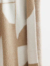 Load image into Gallery viewer, Cottage Knitted Throw Blanket