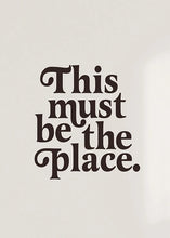 Cargar imagen en el visor de la galería, Arte mural con frases icónicas