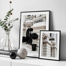 Load image into Gallery viewer, لوحة فنية جدارية من شانيل في باريس
