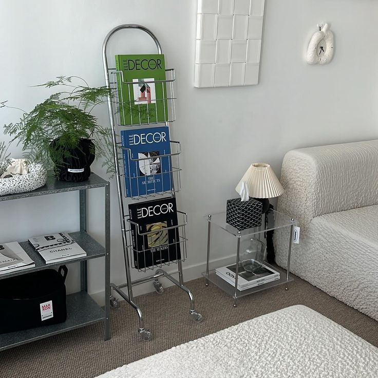 Metal Magazine Rolling Rack