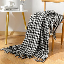 Load image into Gallery viewer, Houndstooth Throw Blankets
