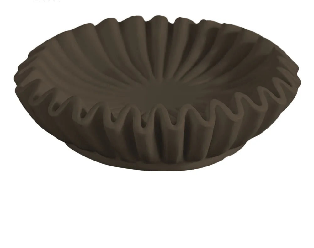 Minimal Ruffled Bowls
