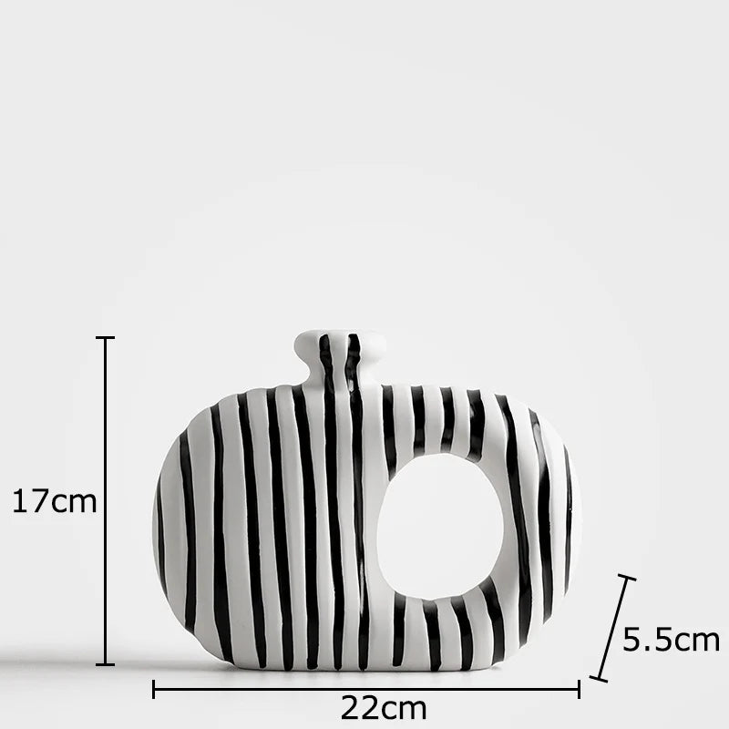 Noir & Blanc Vases