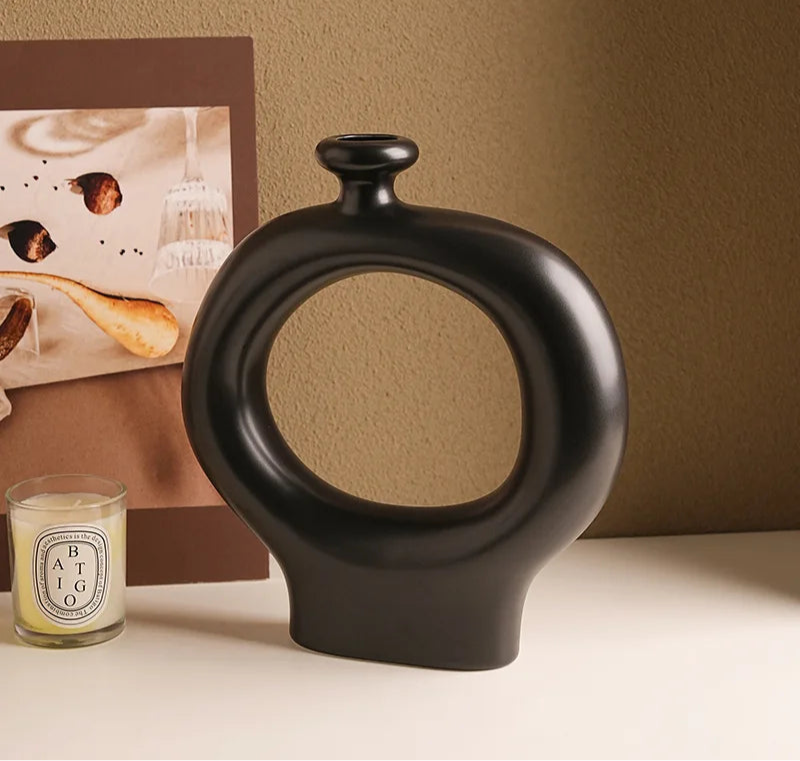 Noir & Blanc Vases