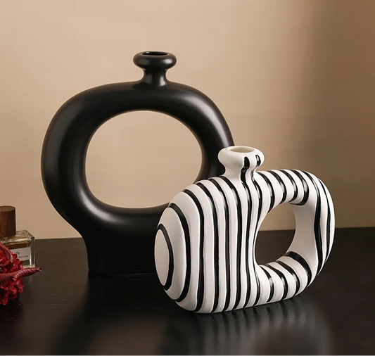 Noir & Blanc Vases