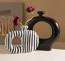 Load image into Gallery viewer, Noir &amp; Blanc Vases

